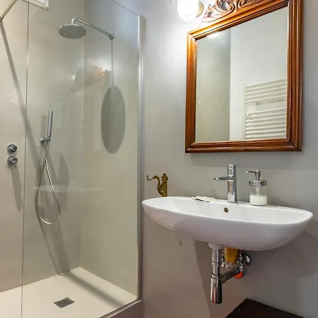 Guesthost - Elegant Near Castello Ursino Daire