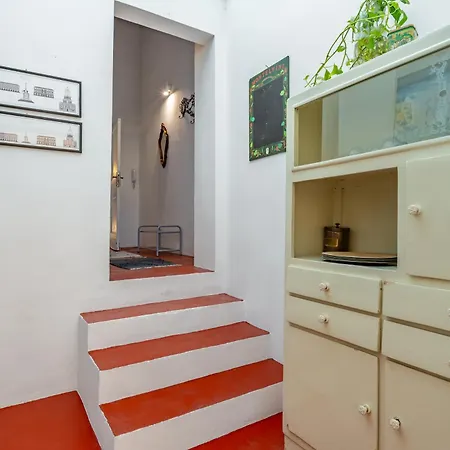 Daire Guesthost - Elegant Near Castello Ursino *
