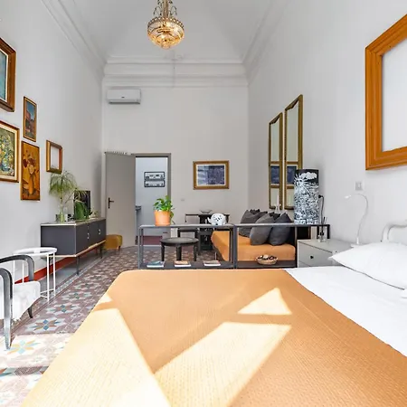 Guesthost - Elegant Near Castello Ursino *